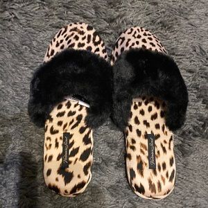 Victorias Secret leopard slippers. Size M. Fits 7-8. Brand new.